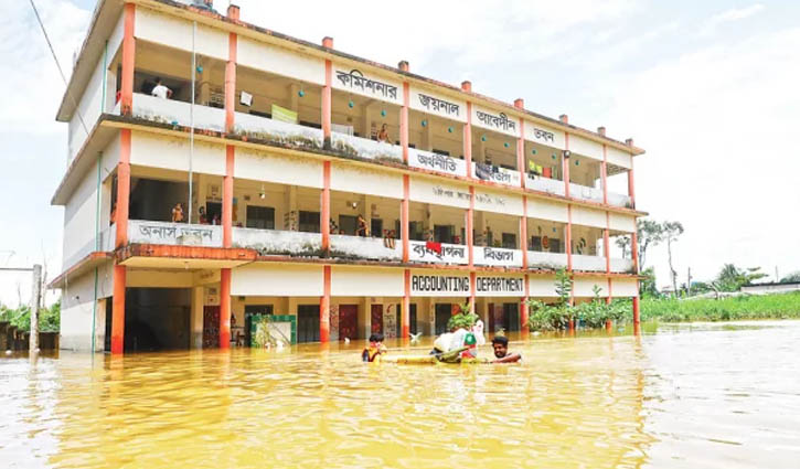 বিচ্ছিন্ন মানুষ পাচ্ছে না ত্রাণ