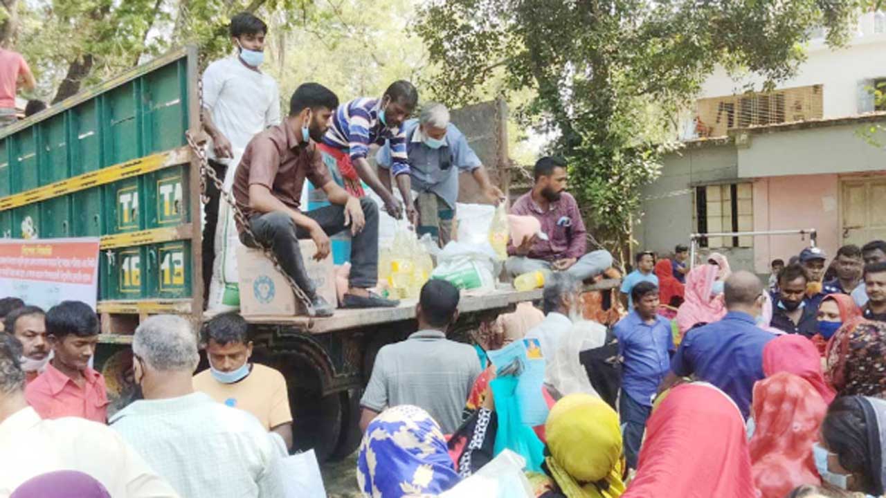 গার্মেন্টস শ্রমিকরা ভর্তুকি মূল্যে টিসিবির পণ্য পাবেন